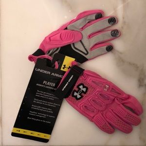 women’s under armour lacrosse gloves!!
